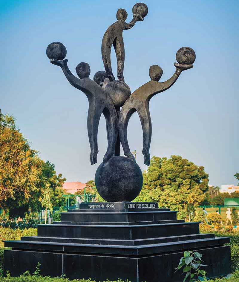 Aiming for Excellence, bronze, 1985
